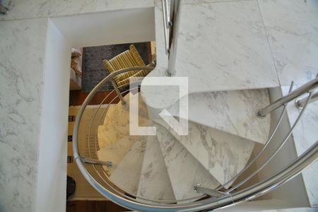 Apartamento à venda com 219m², 3 quartos e 3 vagasEscada