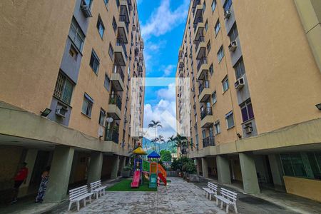 Apartamento à venda com 54m², 2 quartos e 1 vaga Apartamento à venda com 54m², 2 quartos e 1 vagaFachada do bloco