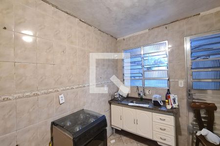 Casa à venda com 212m², 5 quartos e 3 vagas Casa à venda com 212m², 5 quartos e 3 vagasCozinha