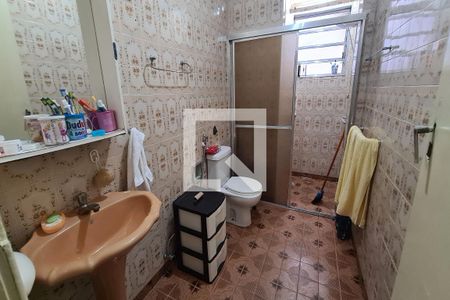 Casa à venda com 212m², 5 quartos e 3 vagas Casa à venda com 212m², 5 quartos e 3 vagasBanheiro 2