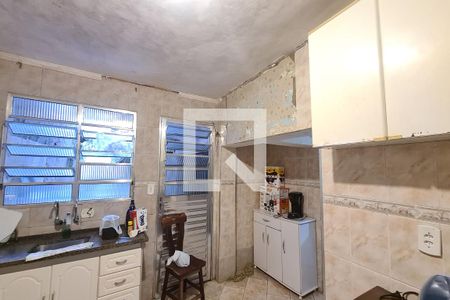 Casa à venda com 212m², 5 quartos e 3 vagas Casa à venda com 212m², 5 quartos e 3 vagasCozinha