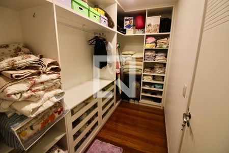 Casa à venda com 560m², 7 quartos e sem vaga Casa à venda com 560m², 7 quartos e sem vagaCloset da suíte 3