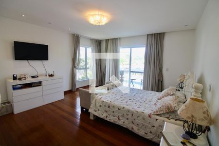 Casa à venda com 560m², 7 quartos e sem vaga Casa à venda com 560m², 7 quartos e sem vagaSuíte 4