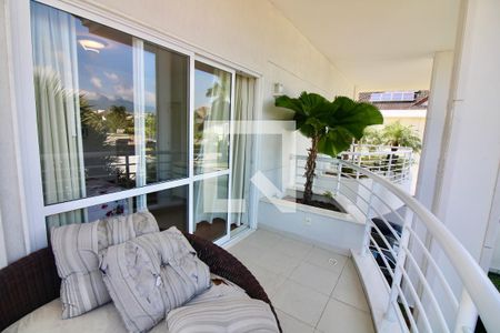 Casa à venda com 560m², 7 quartos e sem vaga Casa à venda com 560m², 7 quartos e sem vagaVaranda da Suite 3