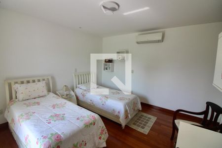 Casa à venda com 560m², 7 quartos e sem vaga Casa à venda com 560m², 7 quartos e sem vagaSuíte 2