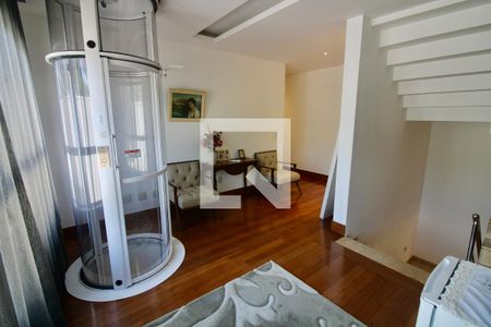 Casa à venda com 560m², 7 quartos e sem vaga