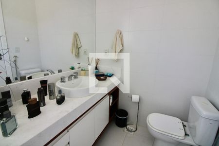 Casa à venda com 560m², 7 quartos e sem vaga Casa à venda com 560m², 7 quartos e sem vagaBanheiro da Suíte 1