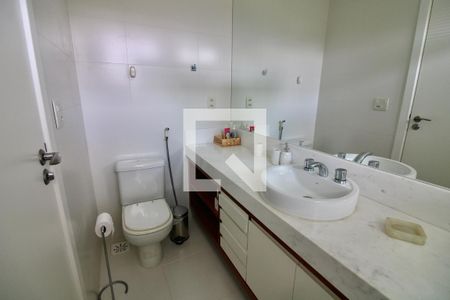 Casa à venda com 560m², 7 quartos e sem vaga Casa à venda com 560m², 7 quartos e sem vagaBanheiro da Suíte 2