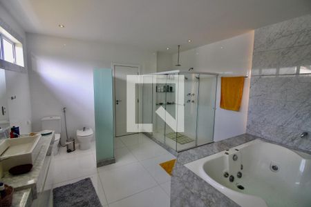 Casa à venda com 560m², 7 quartos e sem vaga Casa à venda com 560m², 7 quartos e sem vagaBanheiro da Suíte 4