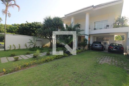 Casa à venda com 560m², 7 quartos e sem vaga Casa à venda com 560m², 7 quartos e sem vagaFachada