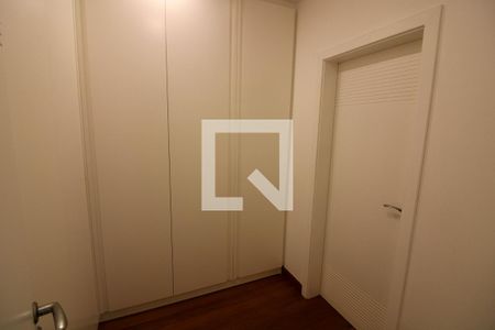 Casa à venda com 560m², 7 quartos e sem vaga Casa à venda com 560m², 7 quartos e sem vagaCloset da suíte 1