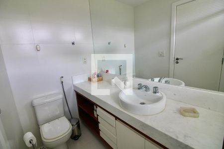 Casa à venda com 560m², 7 quartos e sem vaga Casa à venda com 560m², 7 quartos e sem vagaBanheiro da Suíte 2