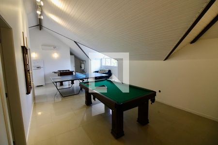 Casa à venda com 560m², 7 quartos e sem vaga Casa à venda com 560m², 7 quartos e sem vagaEspaço Para Jogos