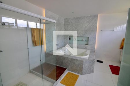 Casa à venda com 560m², 7 quartos e sem vaga Casa à venda com 560m², 7 quartos e sem vagaBanheiro da Suíte 4