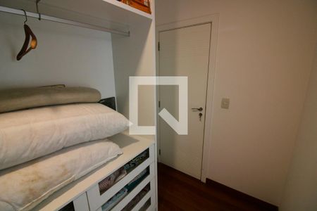 Casa à venda com 560m², 7 quartos e sem vaga Casa à venda com 560m², 7 quartos e sem vagaCloset da suíte 2