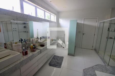 Casa à venda com 560m², 7 quartos e sem vaga Casa à venda com 560m², 7 quartos e sem vagaBanheiro da Suíte 4