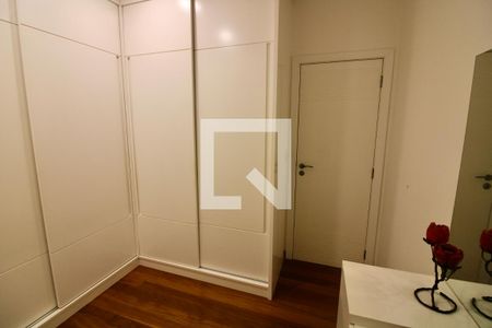 Casa à venda com 560m², 7 quartos e sem vaga Casa à venda com 560m², 7 quartos e sem vagaCloset 4