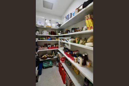 Casa à venda com 560m², 7 quartos e sem vaga Casa à venda com 560m², 7 quartos e sem vagaDespensa