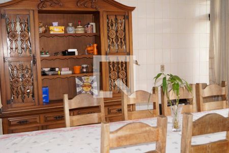 Casa à venda com 437m², 5 quartos e 1 vaga