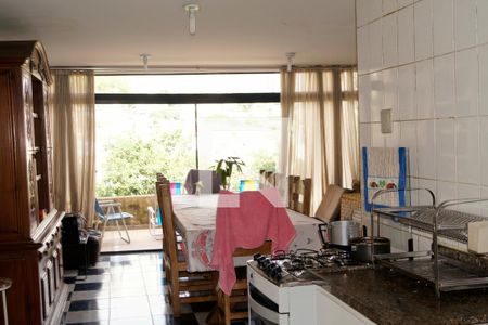 Casa à venda com 437m², 5 quartos e 1 vaga