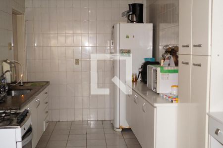 Casa à venda com 437m², 5 quartos e 1 vaga