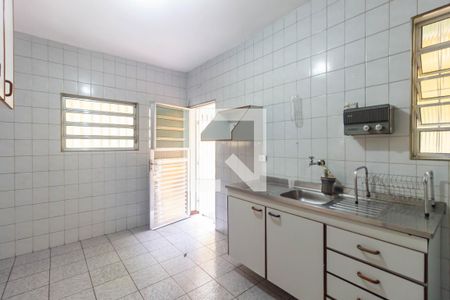 Casa à venda com 184m², 4 quartos e 2 vagas Casa à venda com 184m², 4 quartos e 2 vagasCozinha