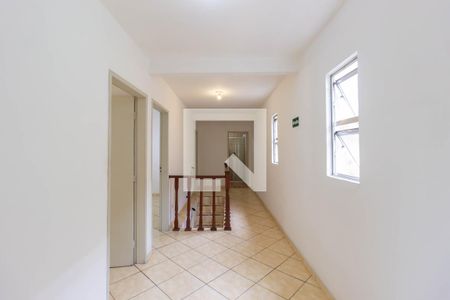 Casa à venda com 184m², 4 quartos e 2 vagas Casa à venda com 184m², 4 quartos e 2 vagasCorredor