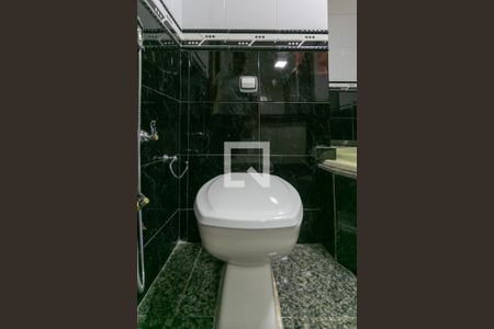 Apartamento à venda com 300m², 3 quartos e 1 vaga Apartamento à venda com 300m², 3 quartos e 1 vagaBanheiro da Suíte 3