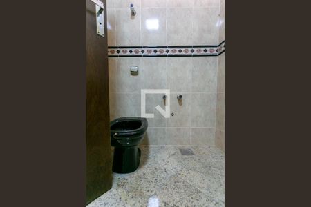 Apartamento à venda com 300m², 3 quartos e 1 vaga Apartamento à venda com 300m², 3 quartos e 1 vagaBanheiro da Suíte 2