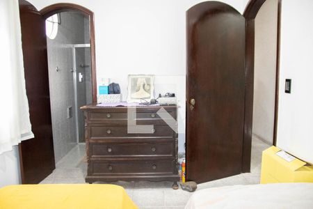 Casa à venda com 140m², 5 quartos e 3 vagas Casa à venda com 140m², 5 quartos e 3 vagasQuarto 3