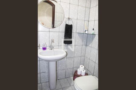 Casa à venda com 140m², 5 quartos e 3 vagas Casa à venda com 140m², 5 quartos e 3 vagasBanheiro 3