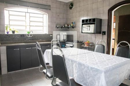 Casa à venda com 140m², 5 quartos e 3 vagas Casa à venda com 140m², 5 quartos e 3 vagasCozinha