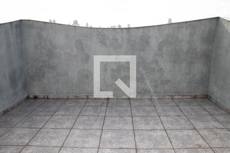 Casa à venda com 140m², 5 quartos e 3 vagas Casa à venda com 140m², 5 quartos e 3 vagasVaranda