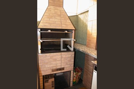 Casa à venda com 140m², 5 quartos e 3 vagas Casa à venda com 140m², 5 quartos e 3 vagasChurrasqueira