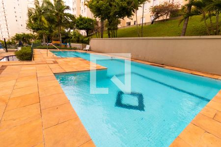 Apartamento à venda com 70m², 3 quartos e sem vagaÁrea comum - Piscina