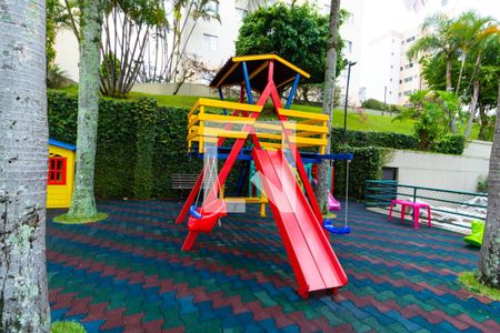 Apartamento à venda com 70m², 3 quartos e sem vagaÁrea comum - Playground