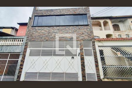 Casa à venda com 320m², 3 quartos e 2 vagasFachada