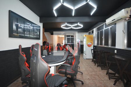 Casa de condomínio à venda com 300m², 5 quartos e 5 vagasÁrea Gourmet com Churrasqueira