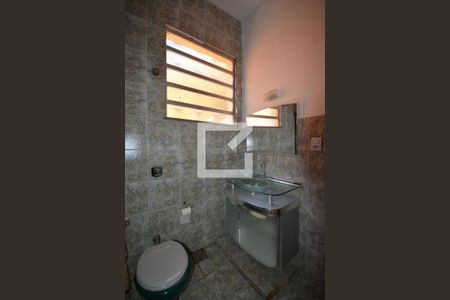 Casa de condomínio à venda com 300m², 5 quartos e 5 vagasBanheiro Social