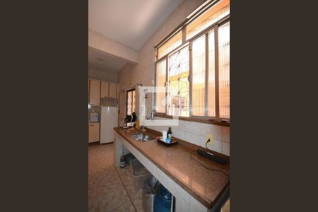 Casa de condomínio à venda com 300m², 5 quartos e 5 vagasCozinha