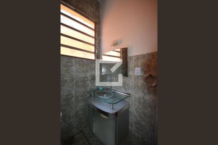 Casa de condomínio à venda com 300m², 5 quartos e 5 vagasBanheiro Social