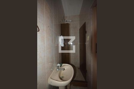 Casa de condomínio à venda com 300m², 5 quartos e 5 vagasBanheiro da suite 1