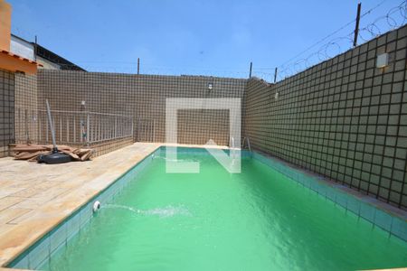 Casa de condomínio à venda com 300m², 5 quartos e 5 vagasPiscina