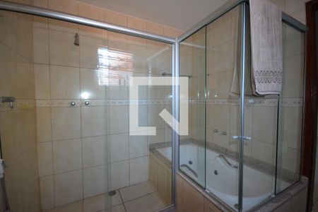 Casa de condomínio à venda com 300m², 5 quartos e 5 vagasBanheiro da suite 2