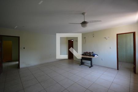 Casa de condomínio à venda com 300m², 5 quartos e 5 vagasSuite  2