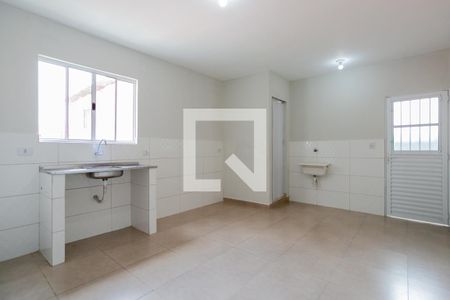 Sala/Cozinha de casa para alugar com 2 quartos, 60m² em Vila Basileia, São Paulo