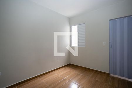 Quarto 1 de casa para alugar com 2 quartos, 60m² em Vila Basileia, São Paulo