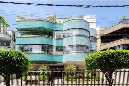 Apartamento à venda com 90m², 3 quartos e 2 vagasFachada