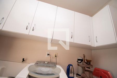 Casa à venda com 144m², 3 quartos e 5 vagas Casa à venda com 144m², 3 quartos e 5 vagaslavanderia
