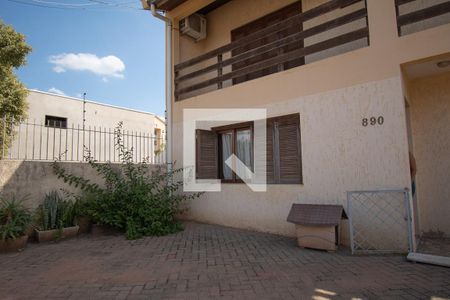 Casa à venda com 144m², 3 quartos e 5 vagas Casa à venda com 144m², 3 quartos e 5 vagaspátio frente